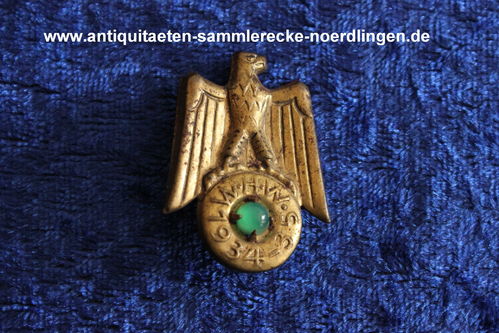 Winterhilfswerk-Reichsstraßensammlung Adler auf Kranz. Auf Kranz Aufschrift : „WHW 1934-35“