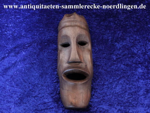 Afrikanische Holzmaske - Rückseite Metallaufhängung