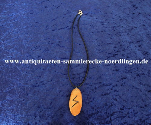 Sigel/Sowilo Holzanhänger aus eigener Handarbeit am 50cm langen schwarzen Rindslederband.