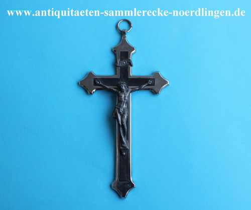 Sterbekreuz-Lazaruskreuz spitz zulaufenden Kleeblättern schwarzer Holzeinlage Jesus INRI-Schild
